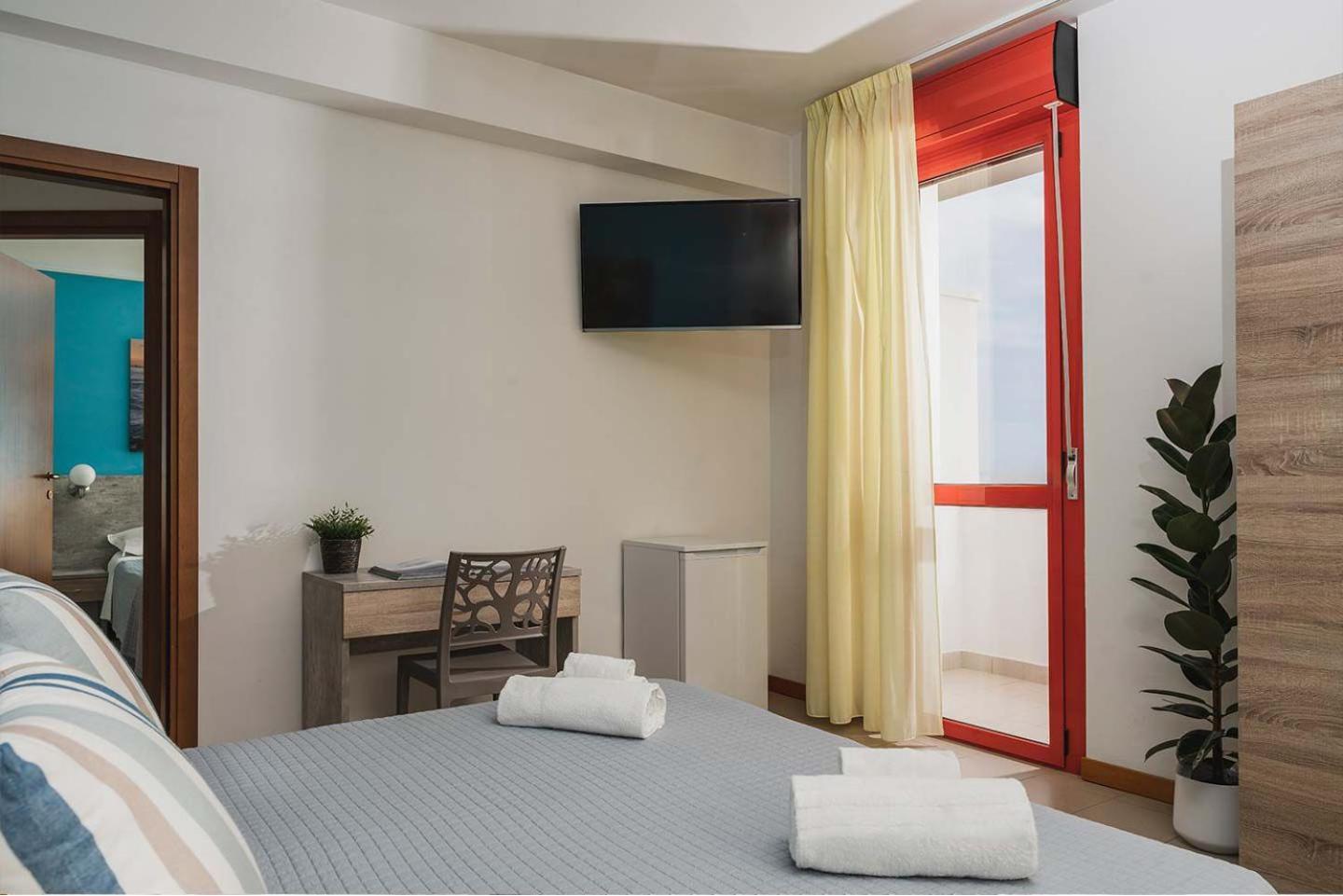 Hotel Club La Villa 马帝斯兹罗 外观 照片
